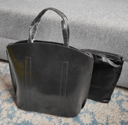 Odleh�en� d�msk� kabelka s vnit�n� kapsou a dlouh�m uchem 16