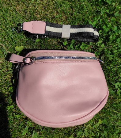 D�msk� ledvinka s dlouh�m popruhem Tapple 50